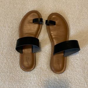 Universal Threads Sandals